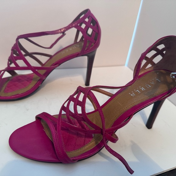 Size 9.5 Fuschia, Ralph Lauren heel. Never worn. 4 in heel - Picture 4 of 7